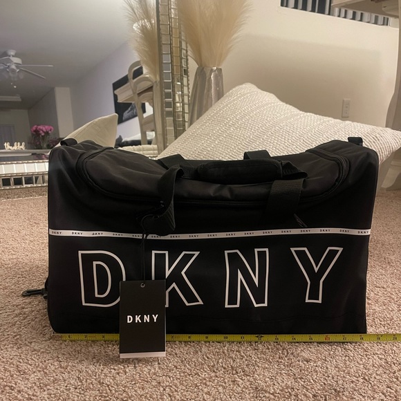 Brand new DKNY travel / sports bag - Picture 1 of 4